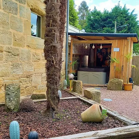 בית נופש Au Petit Grammont - Piscine & Jacuzzi *